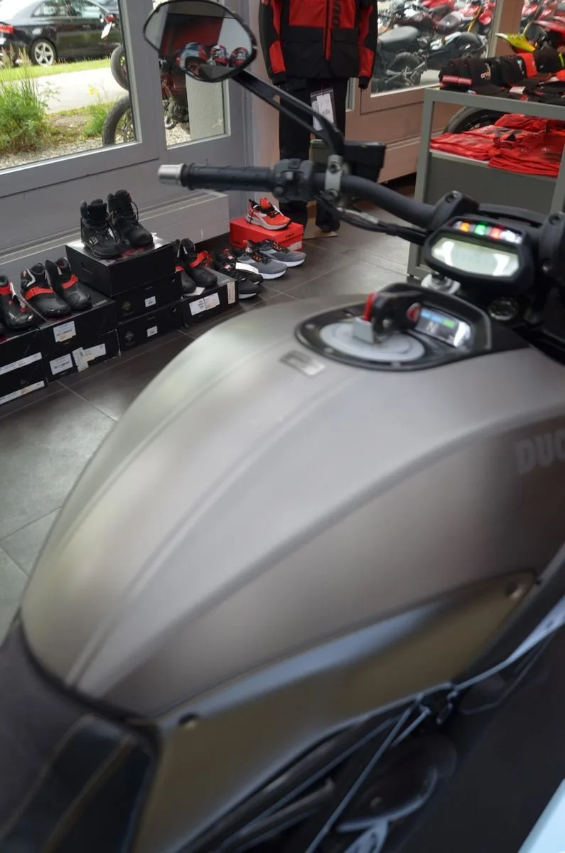 Ducati Diavel Titanium