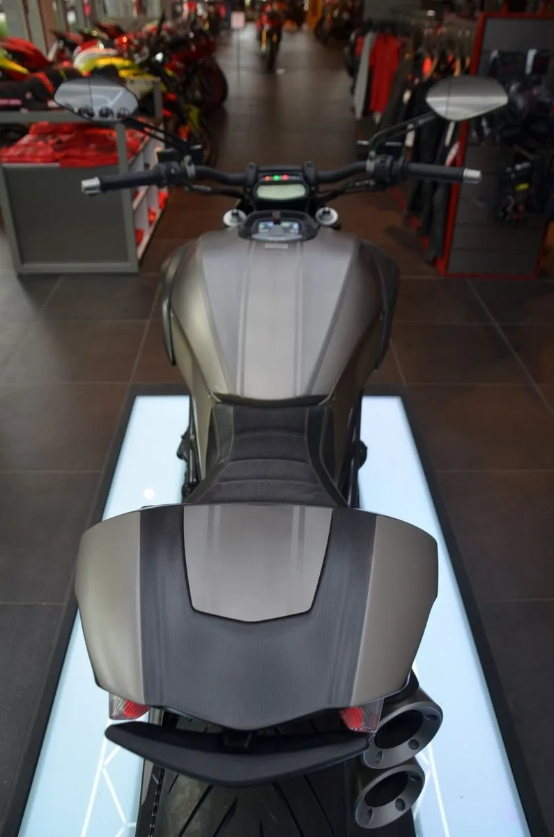 Ducati Diavel Titanium