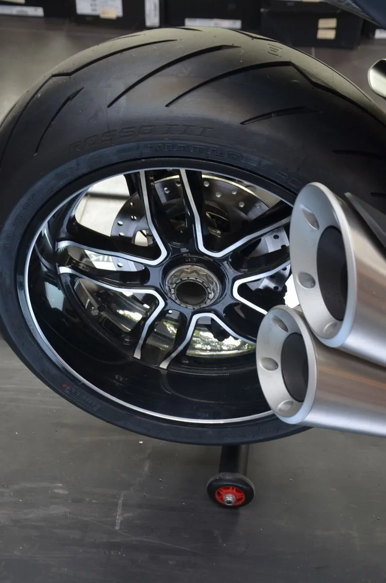 Ducati Diavel Titanium