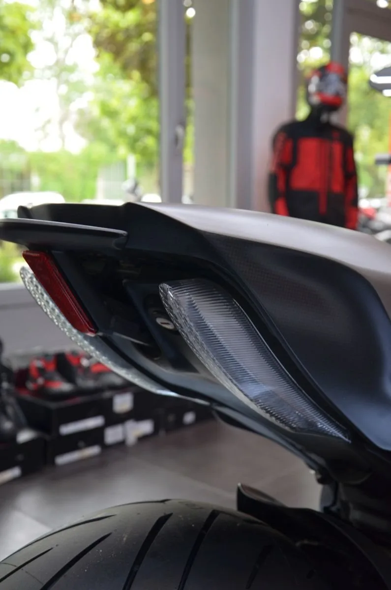 Ducati Diavel Titanium