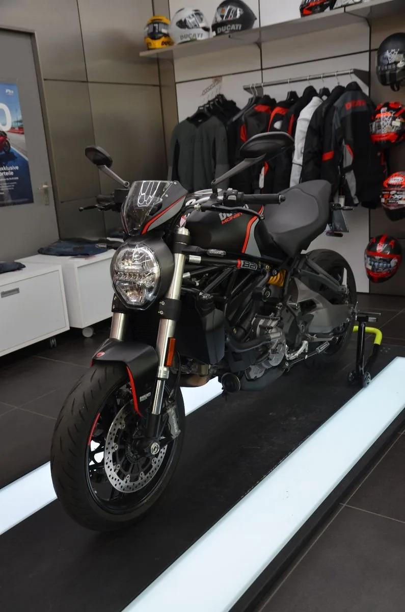 Ducati Monster 821