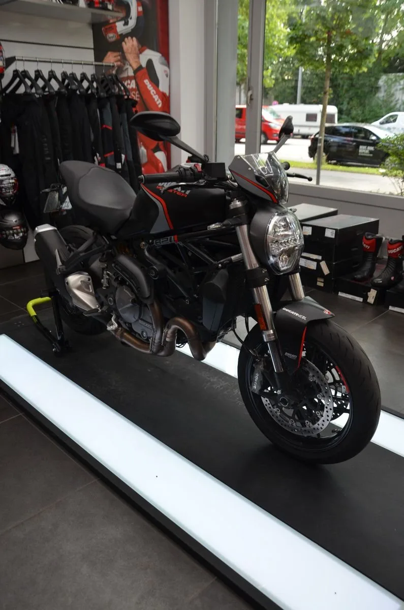 Ducati Monster 821