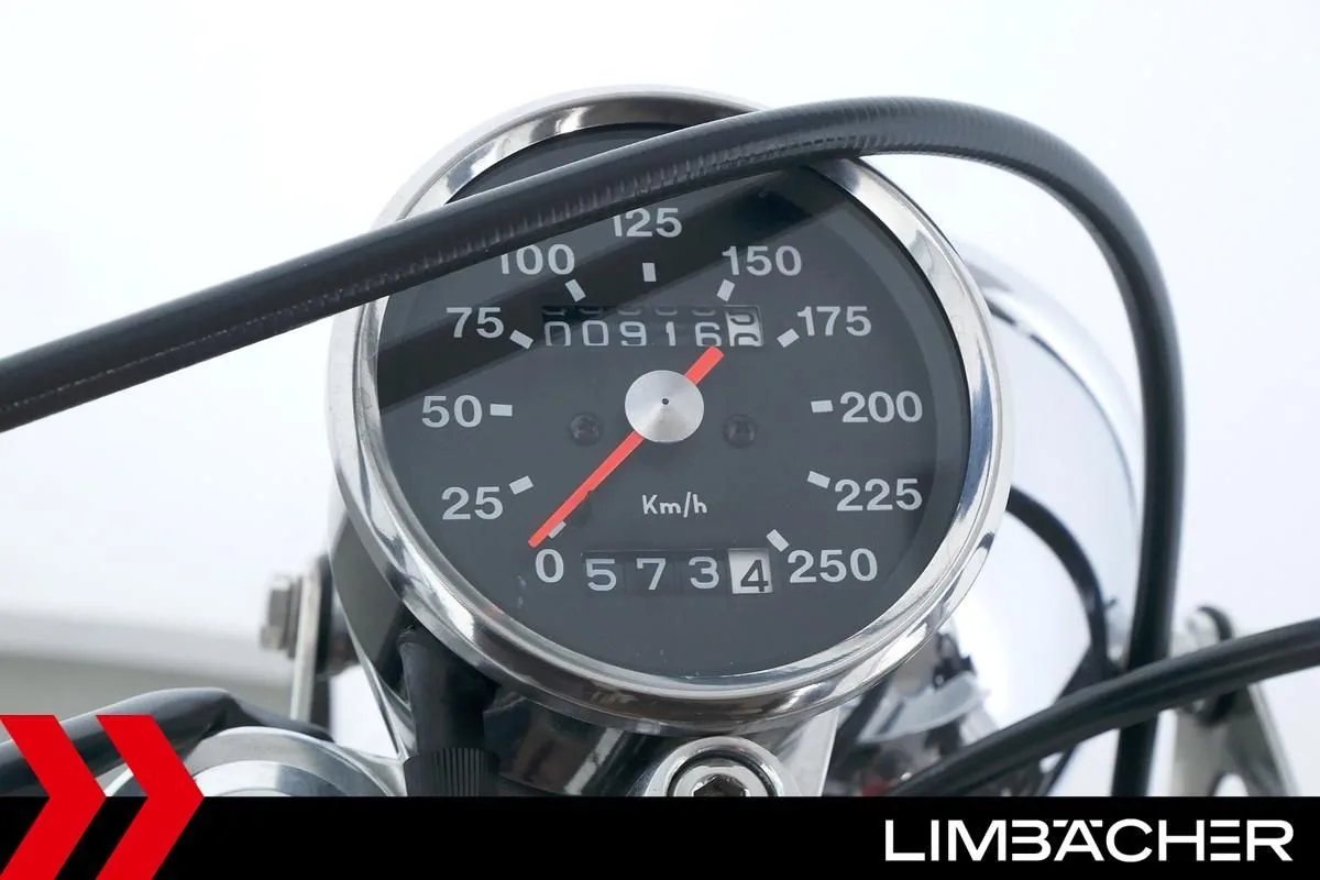 Triumph Bonneville T140V
