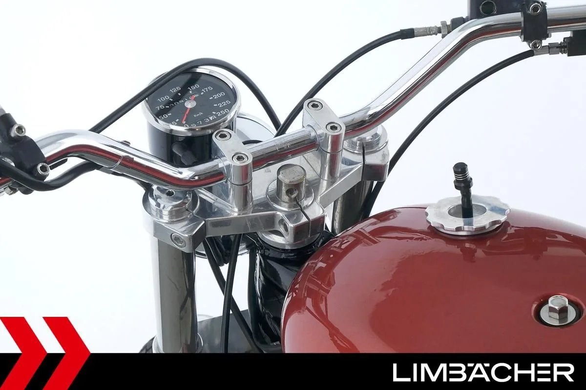 Triumph Bonneville T140V