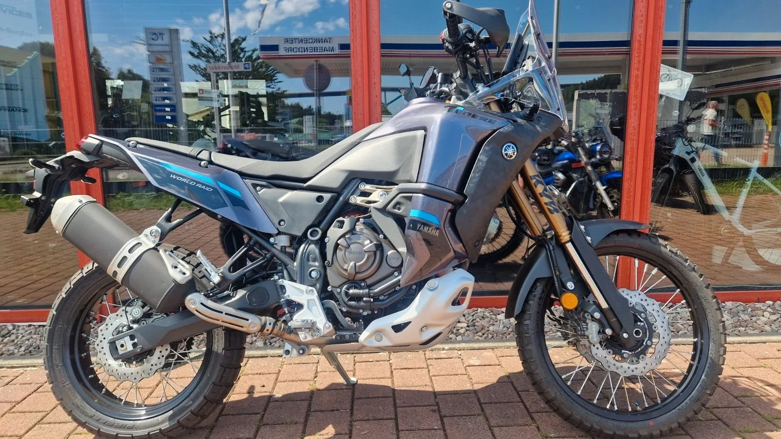 Yamaha Tenere 700 World Raid, Akra