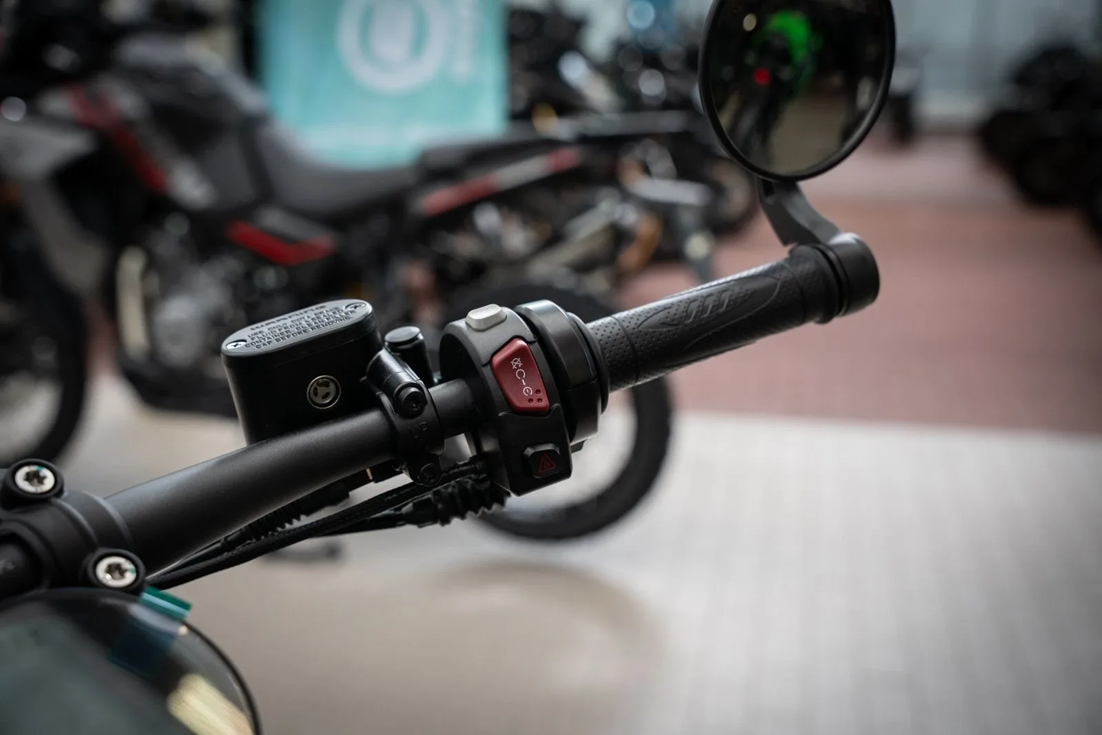 QJ Motor SRV 400 AMT