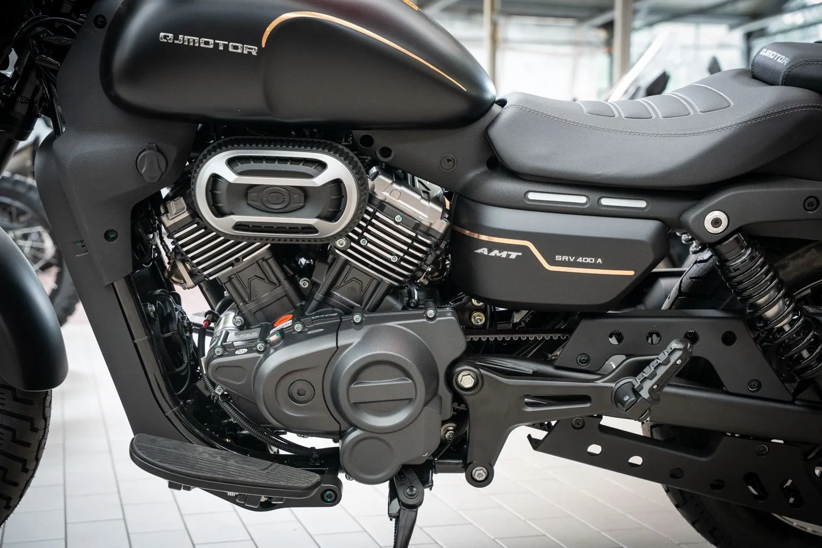 QJ Motor SRV 400 AMT