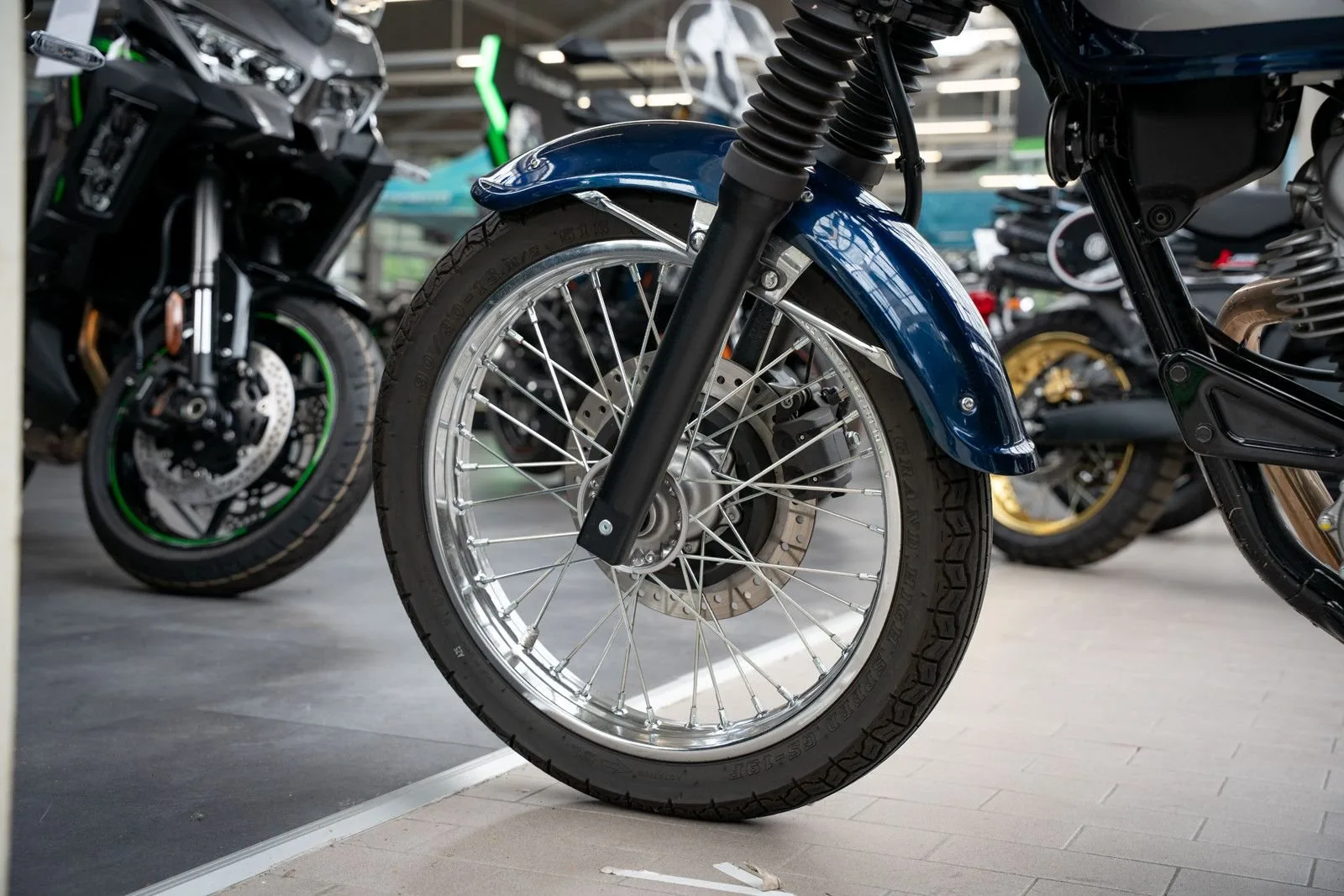 Kawasaki W230