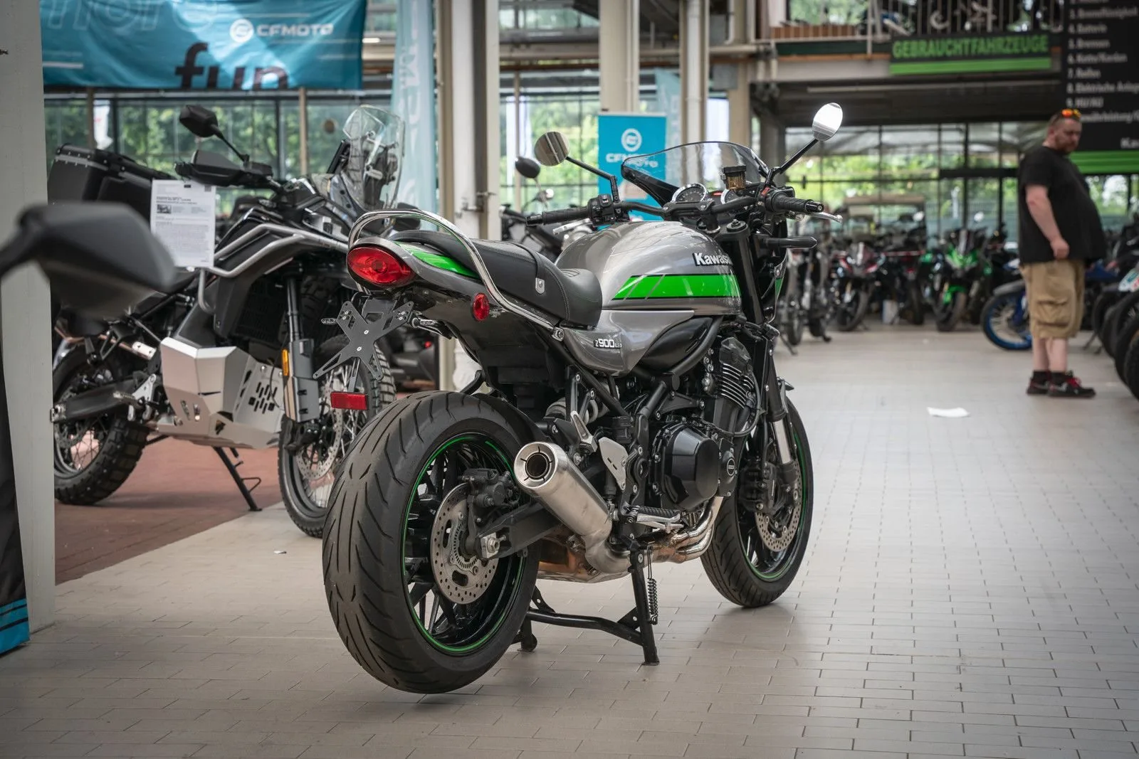Kawasaki Z900 RS Cafe