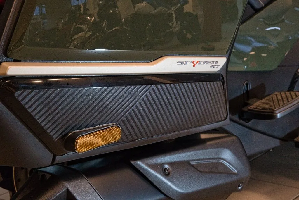 Can-Am Spyder RT-S EA TO SKY