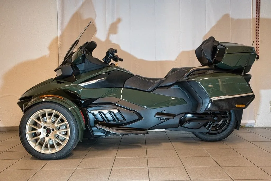 Can-Am Spyder RT-S EA TO SKY
