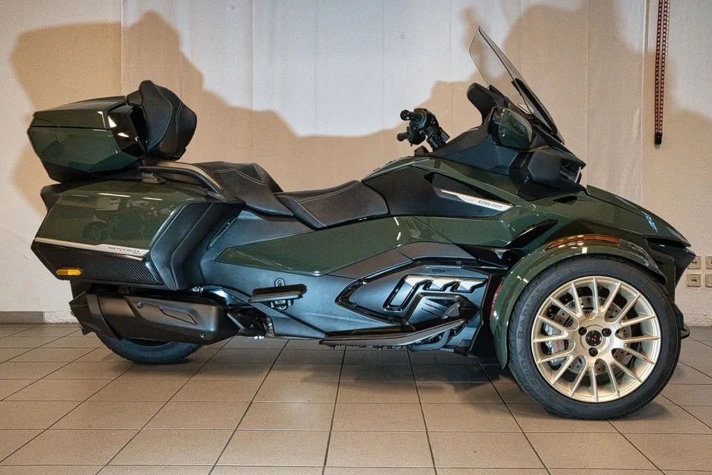 Can-Am Spyder RT-S EA TO SKY