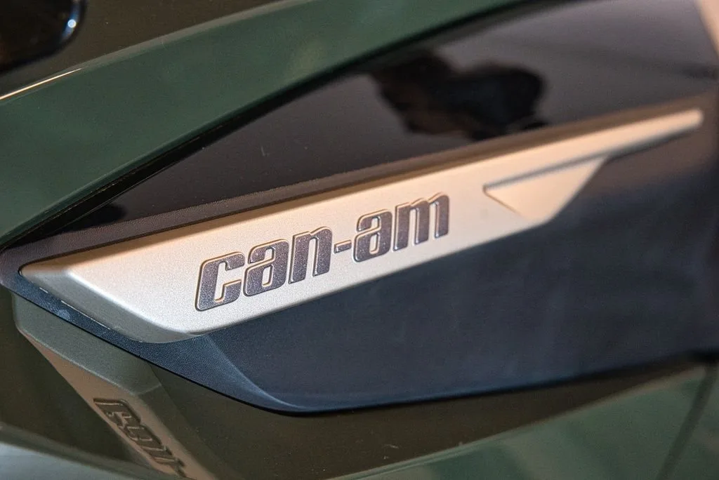 Can-Am Spyder RT-S EA TO SKY