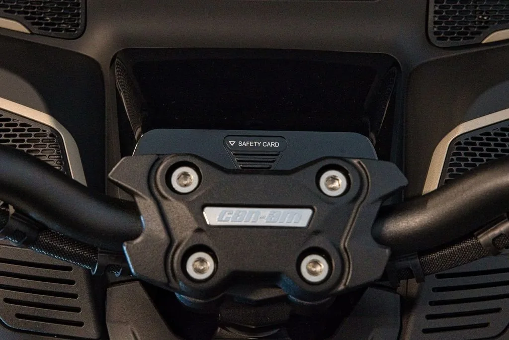 Can-Am Spyder RT-S EA TO SKY