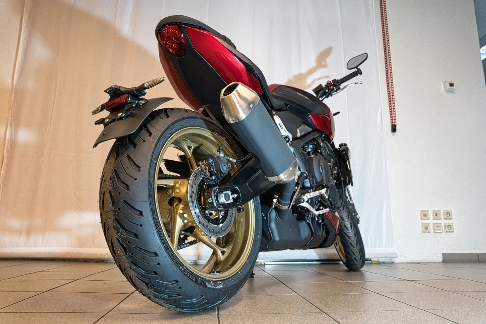 Triumph Trident 800