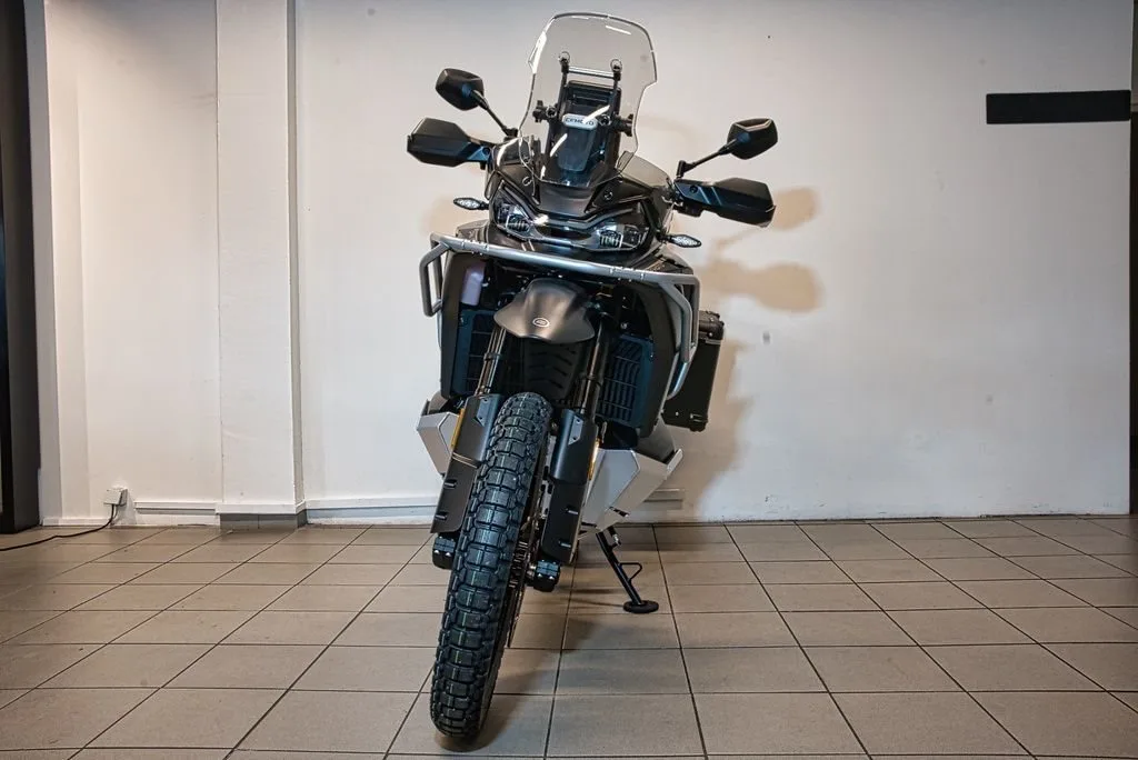 CFMOTO 800MT-X