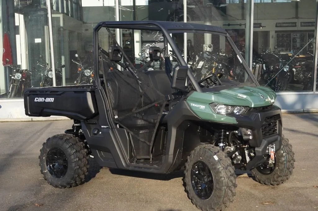 Can-Am Traxter Base HD9 T