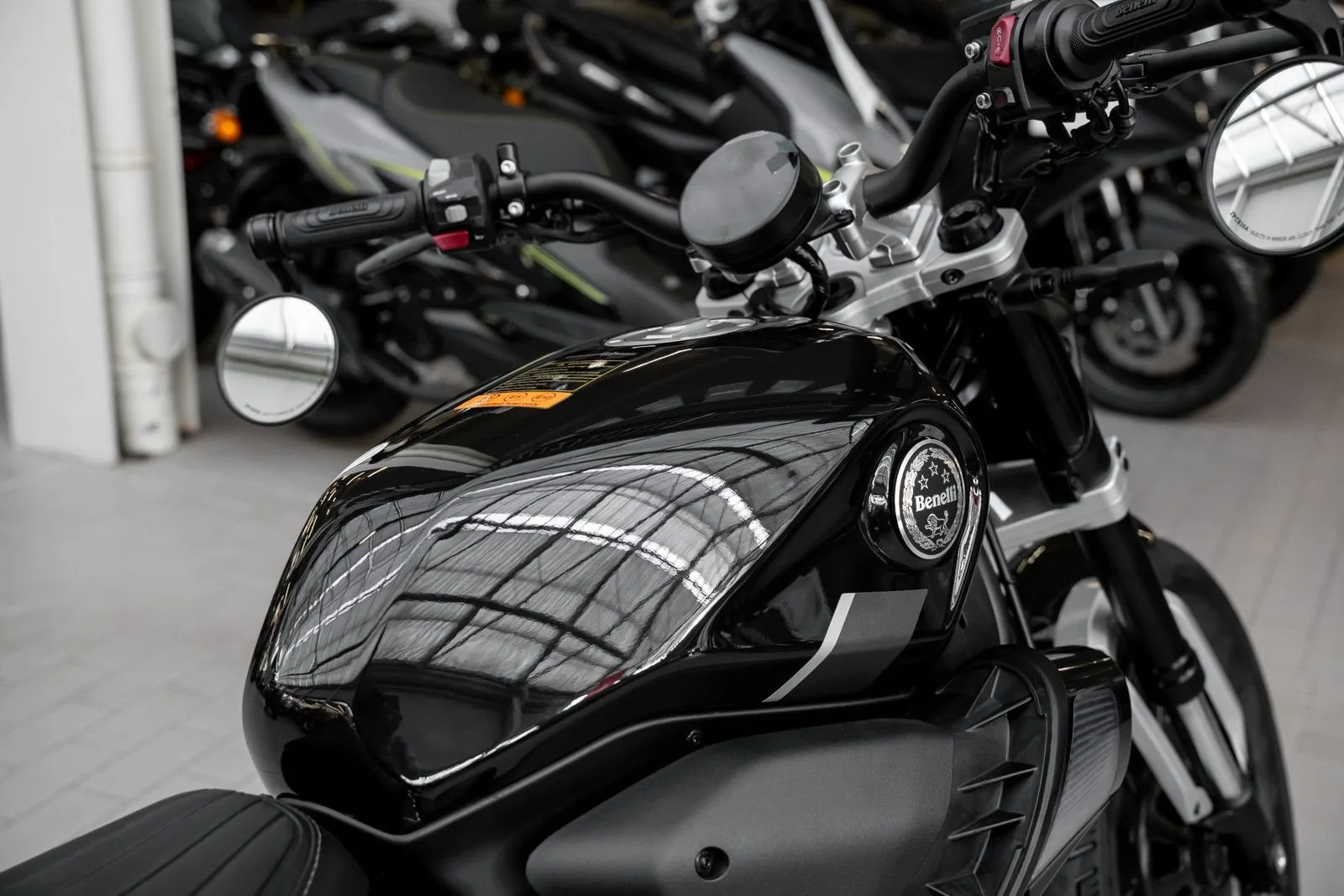 Benelli Leoncino Bobber 400