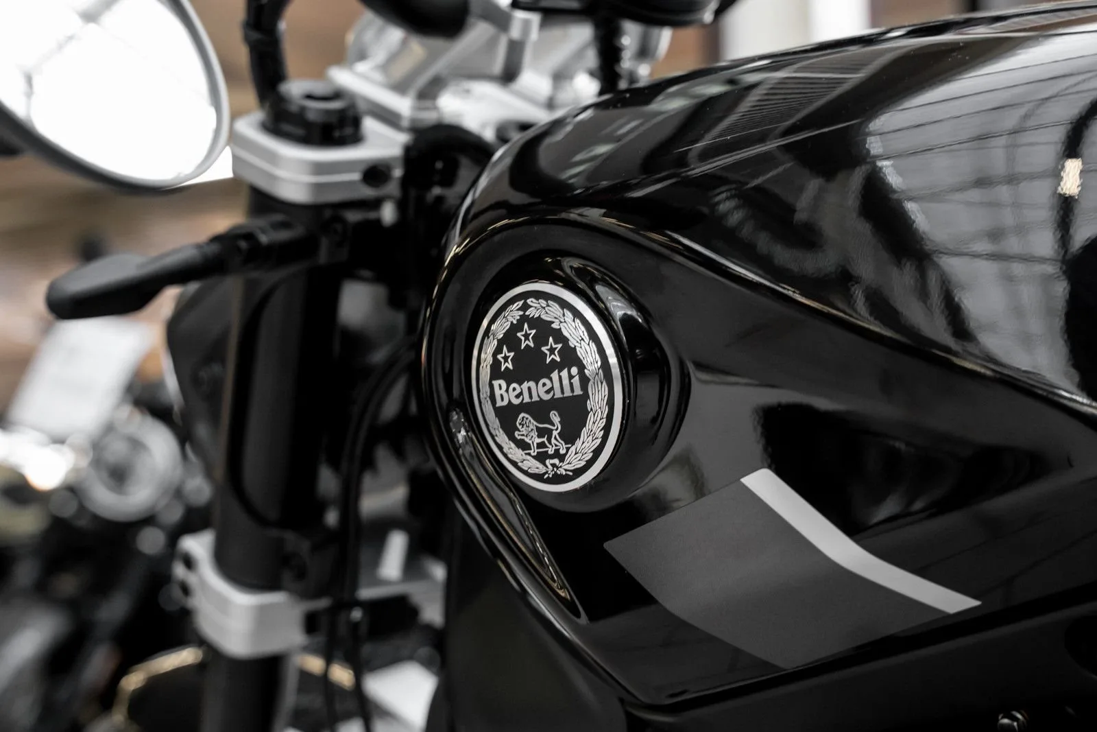 Benelli Leoncino Bobber 400