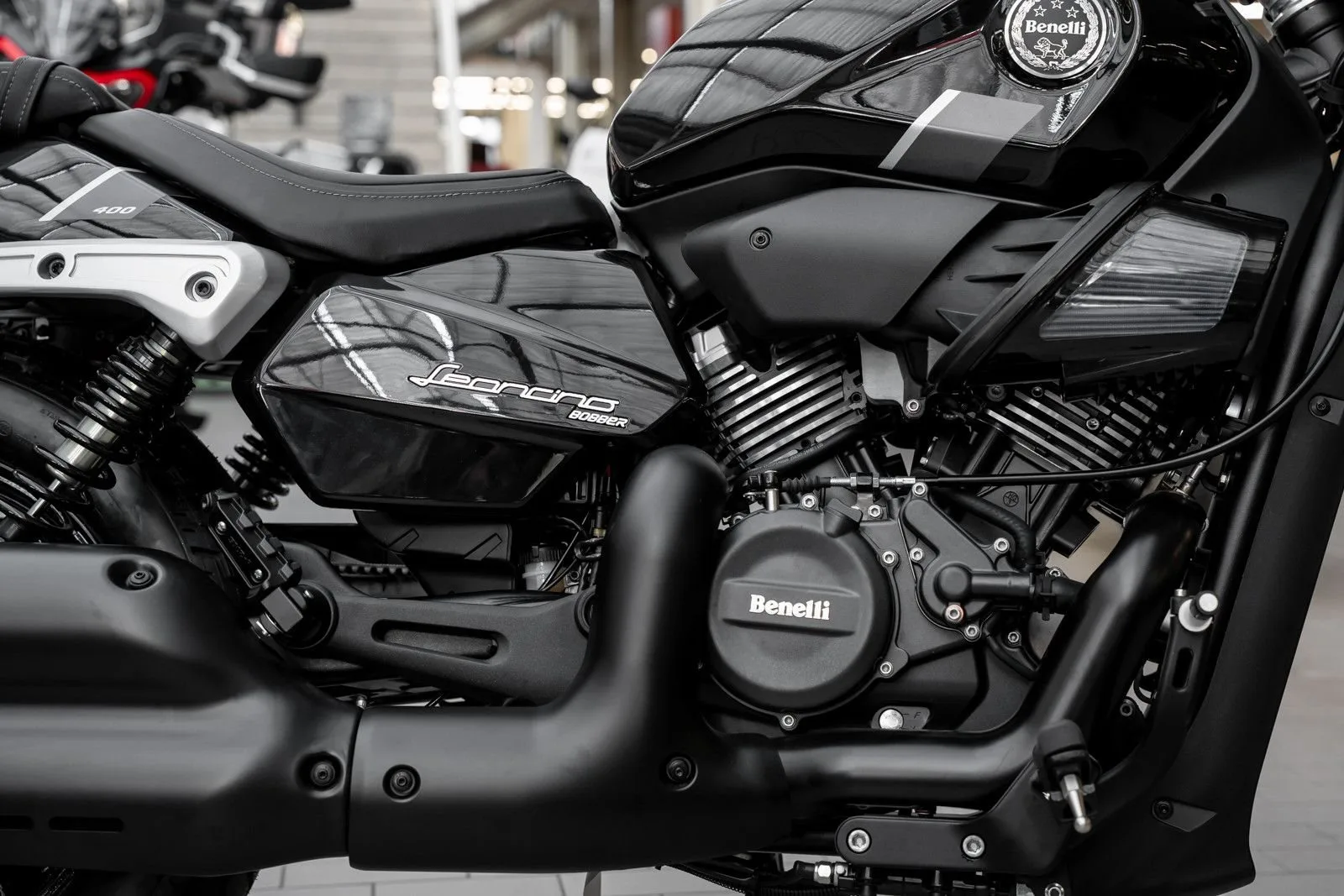 Benelli Leoncino Bobber 400