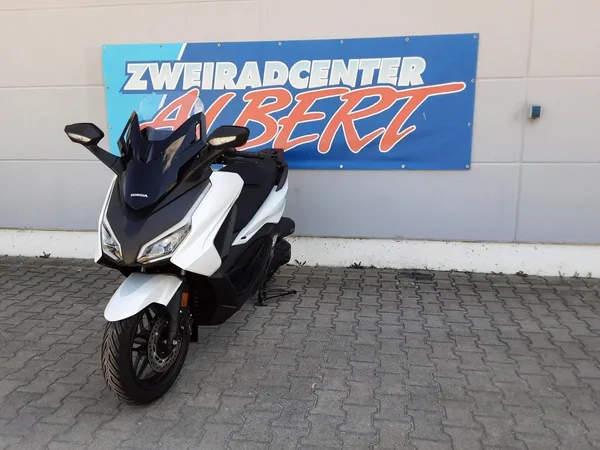 Honda Forza 350