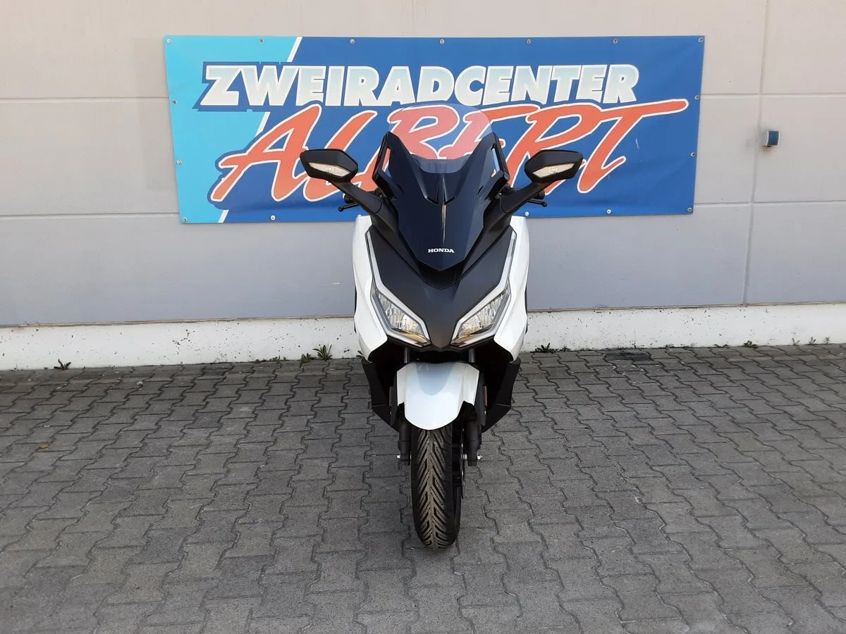 Honda Forza 350