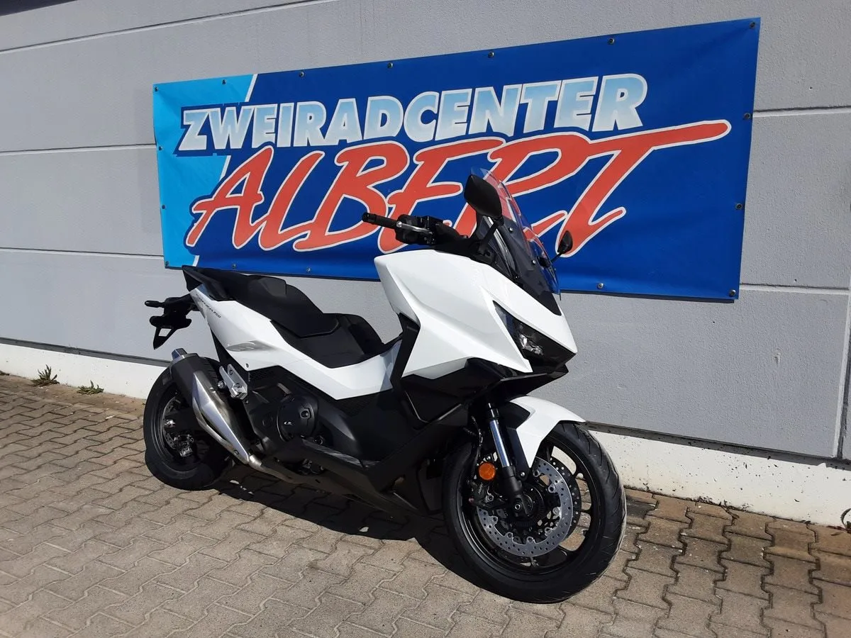 Honda Forza 750
