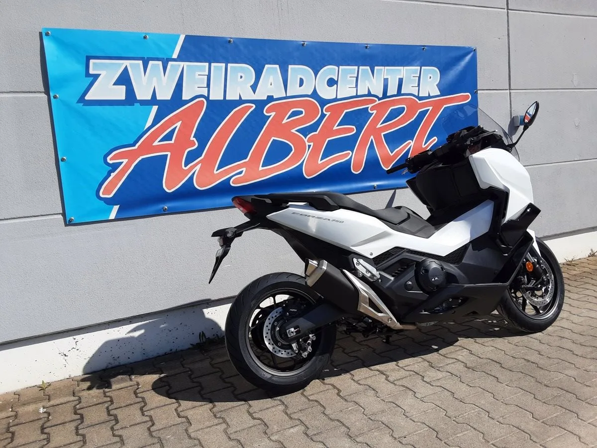Honda Forza 750