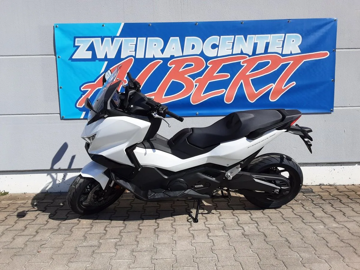 Honda Forza 750