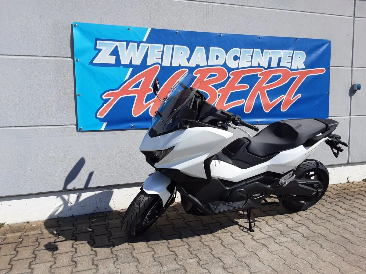 Honda Forza 750