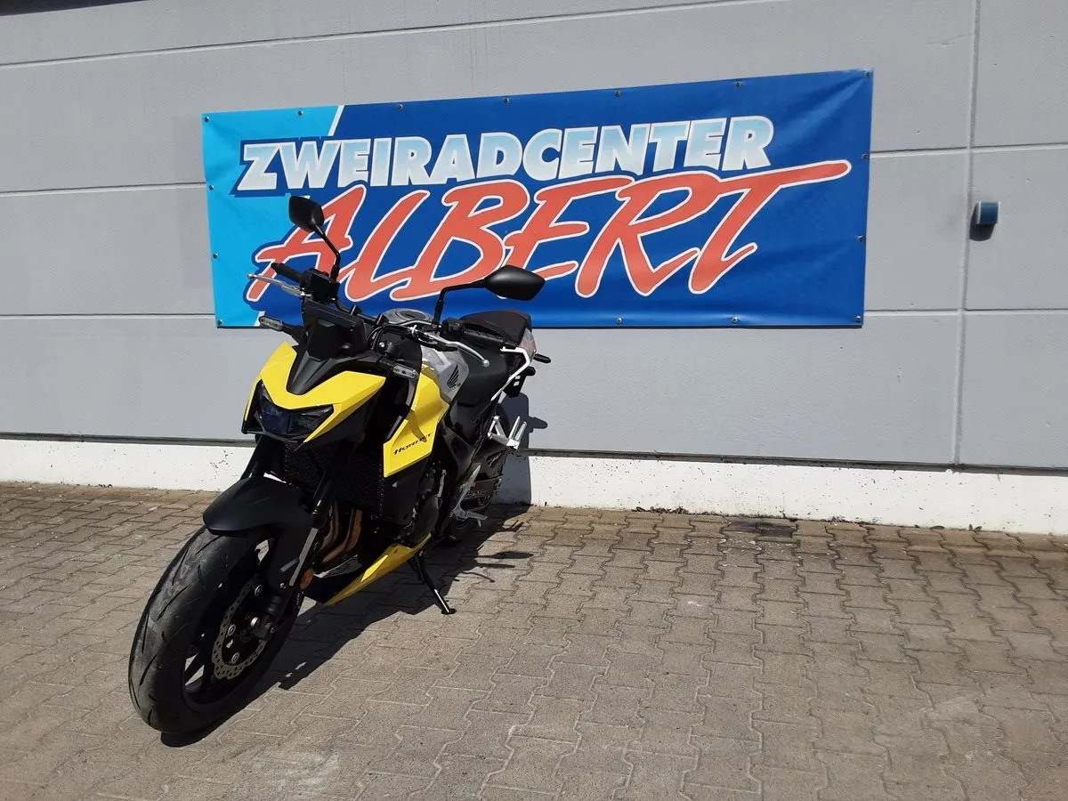 Honda CB750 Hornet E-Clutch