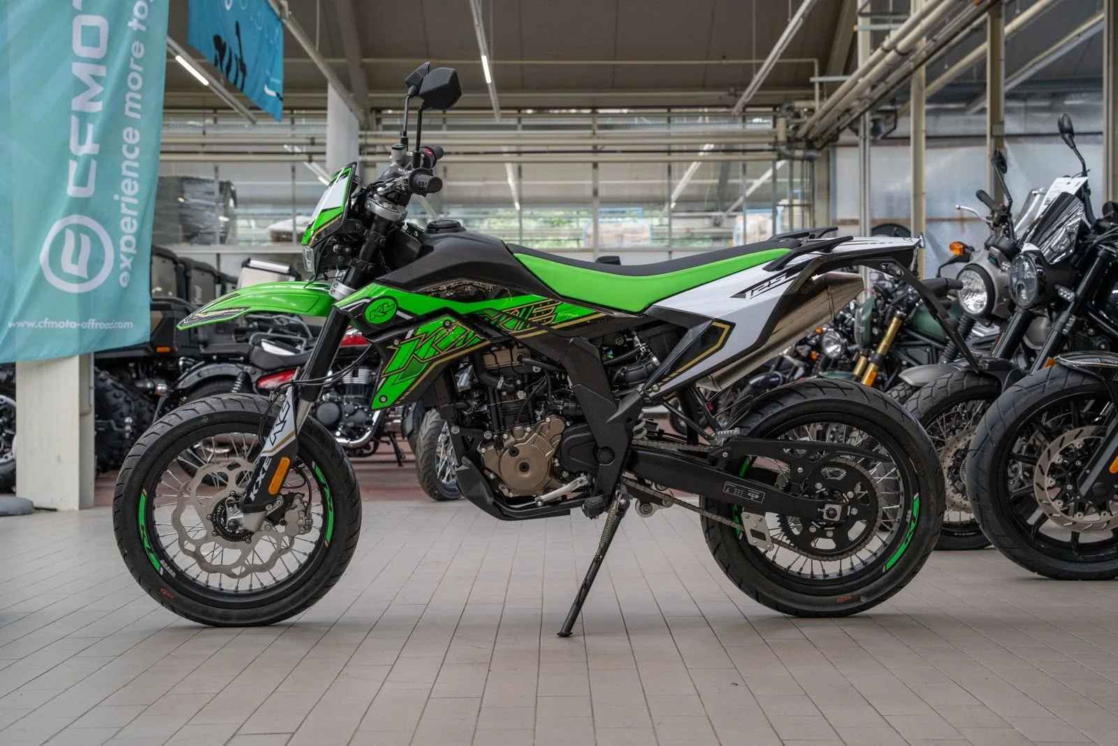 KL Motors KXE 125