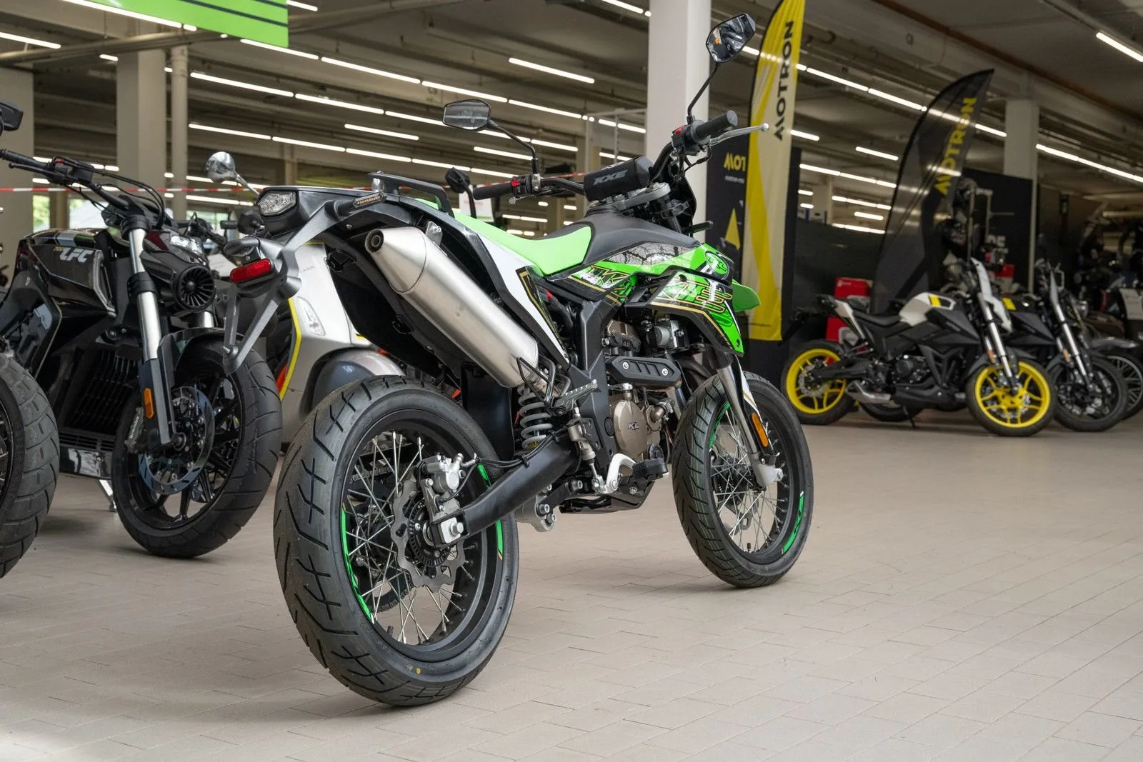 KL Motors KXE 125