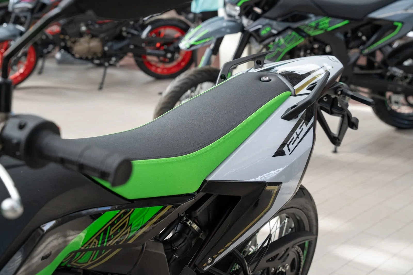 KL Motors KXE 125