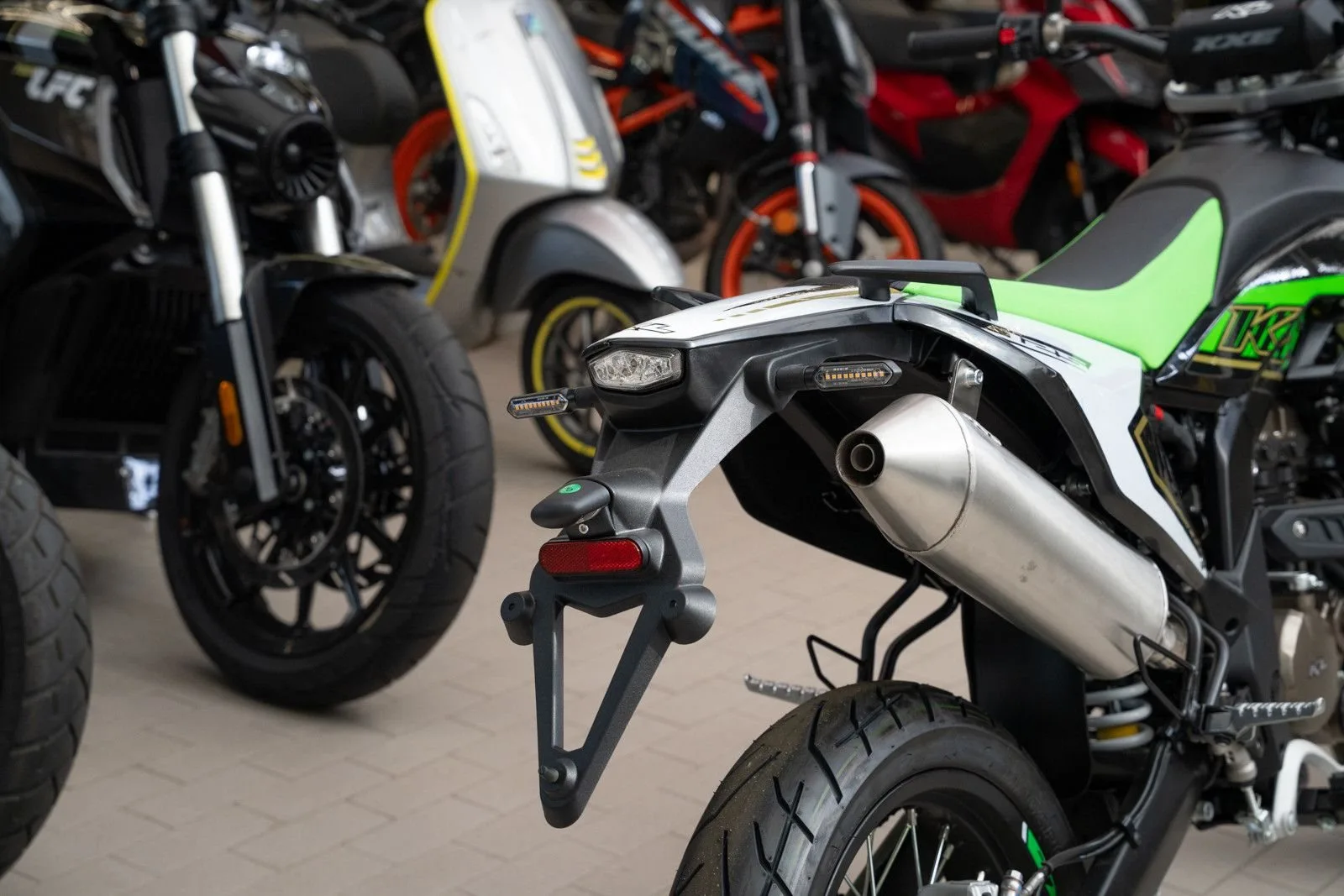 KL Motors KXE 125
