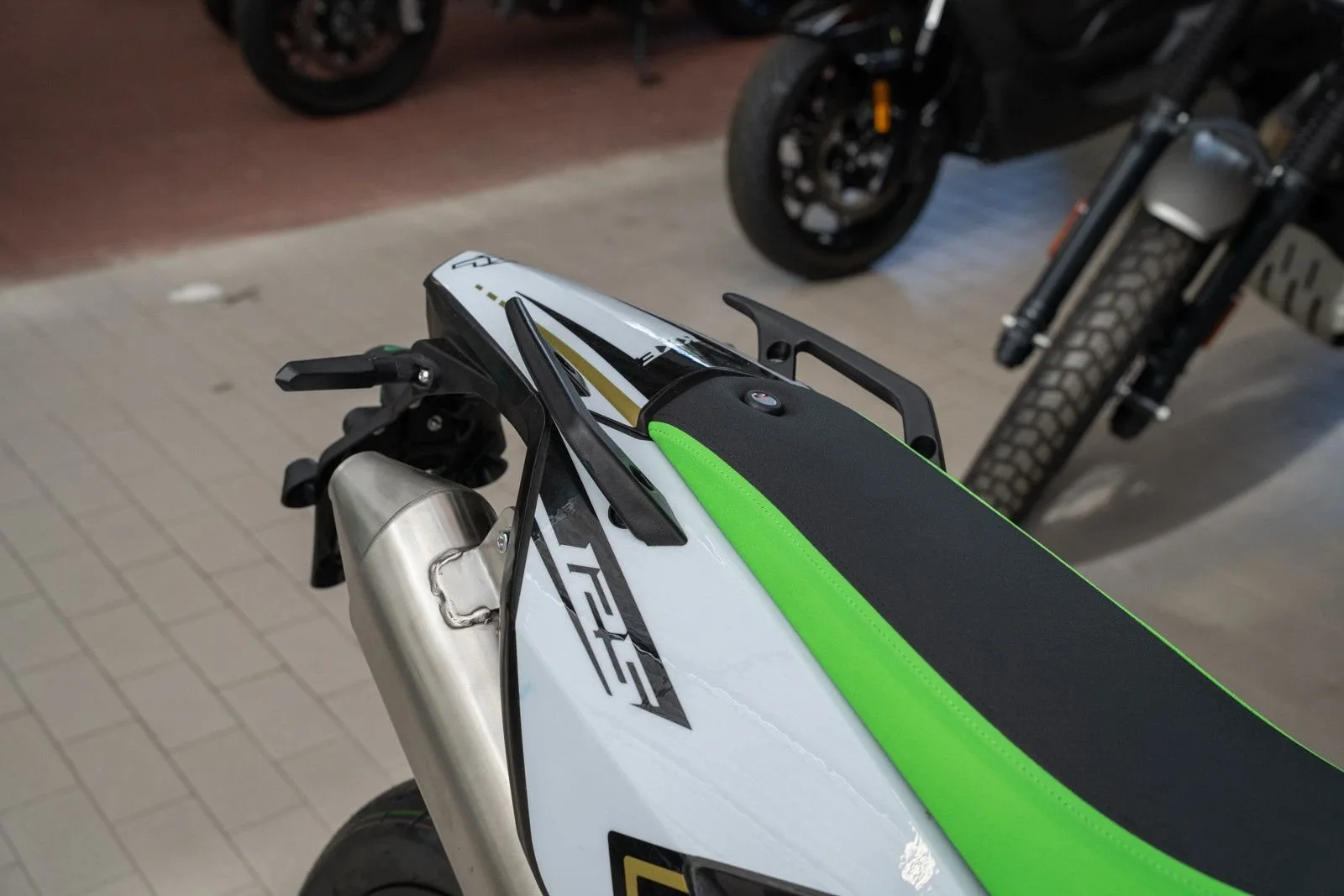 KL Motors KXE 125