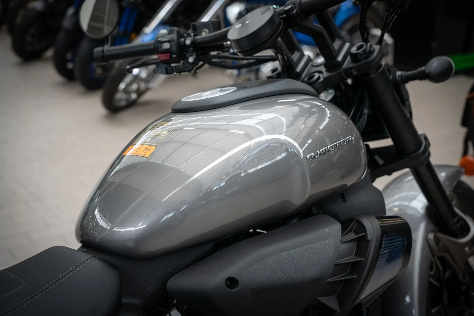 QJ Motor SRV 400 AMT