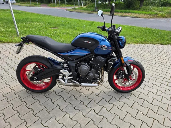 Triumph Trident 660 Triple Tribute
