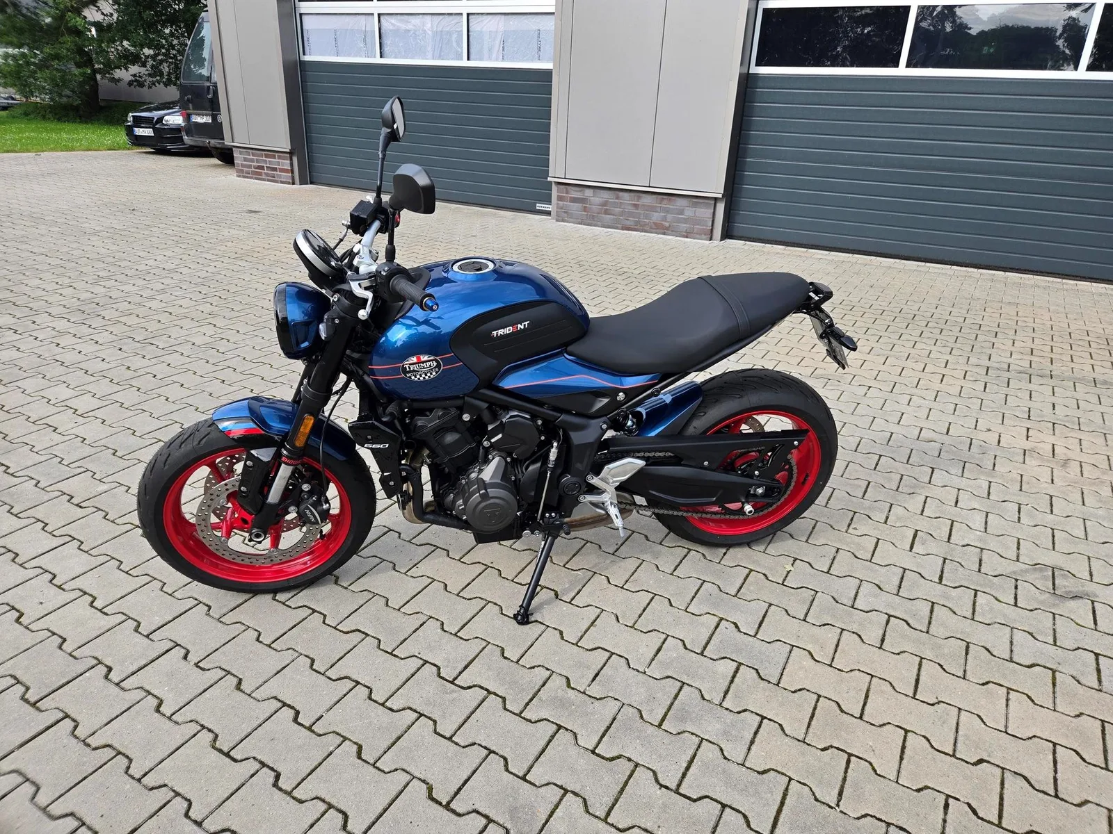 Triumph Trident 660 Triple Tribute