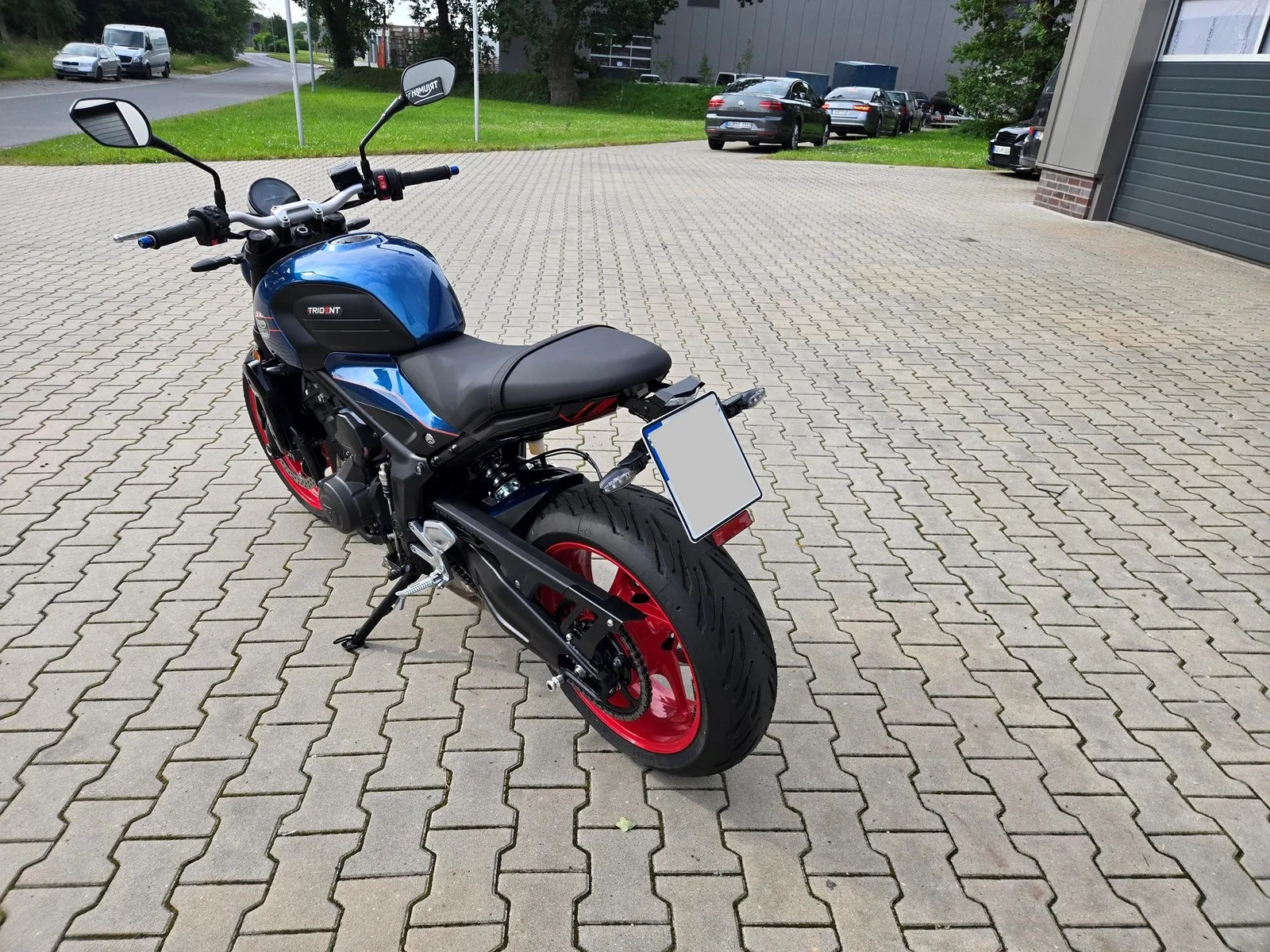 Triumph Trident 660 Triple Tribute