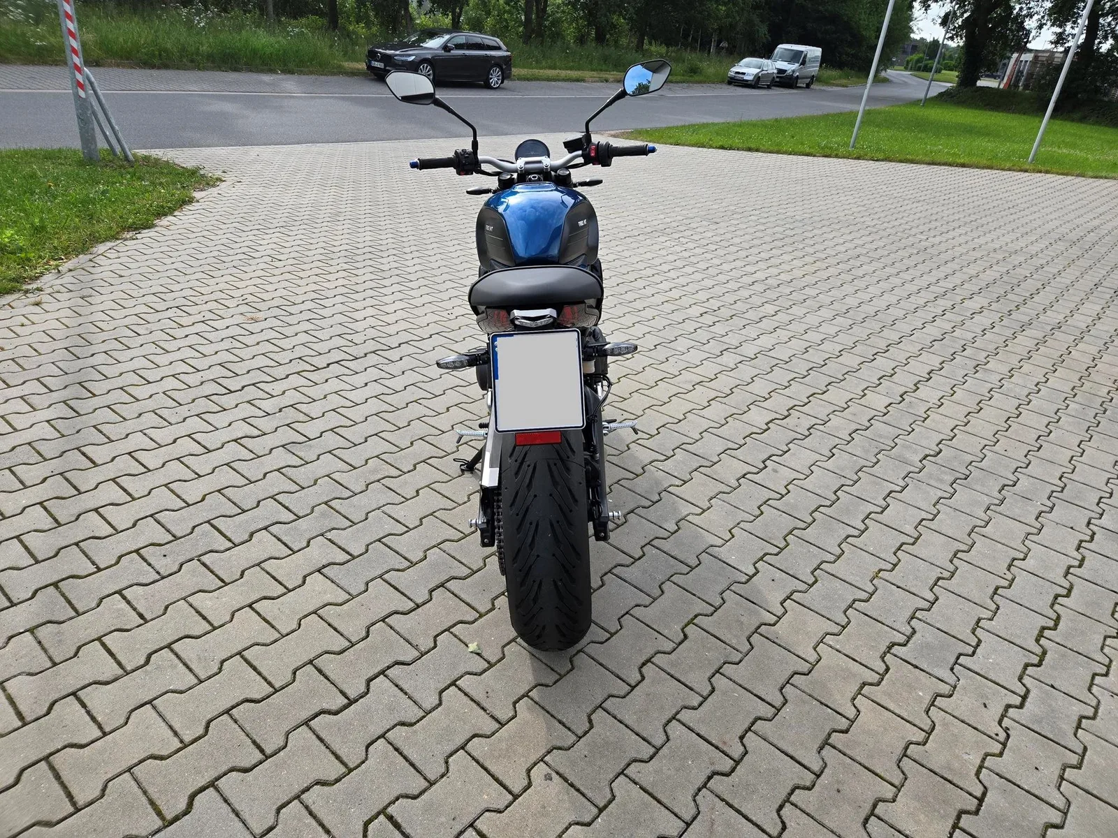 Triumph Trident 660 Triple Tribute