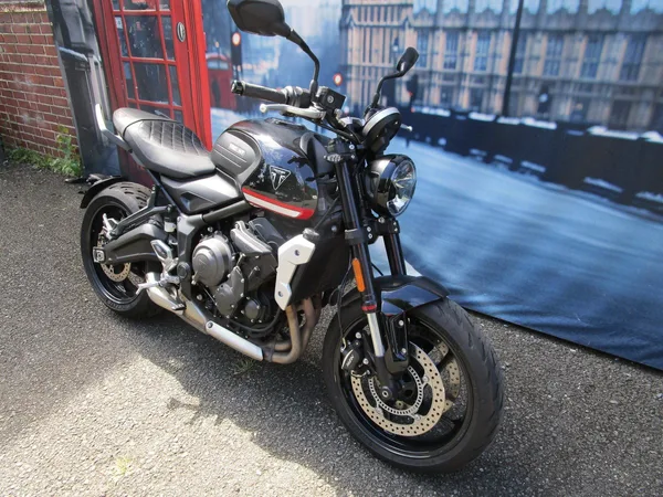 Triumph Trident 660