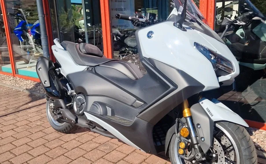 Yamaha TMAX Tech MAX