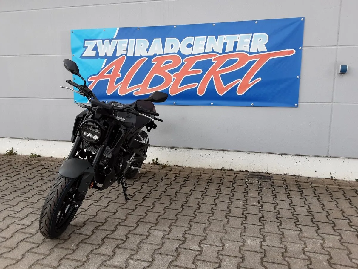 Honda CB125R
