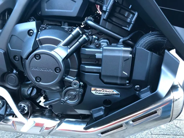 Honda NT1100 DCT Electronic Suspension