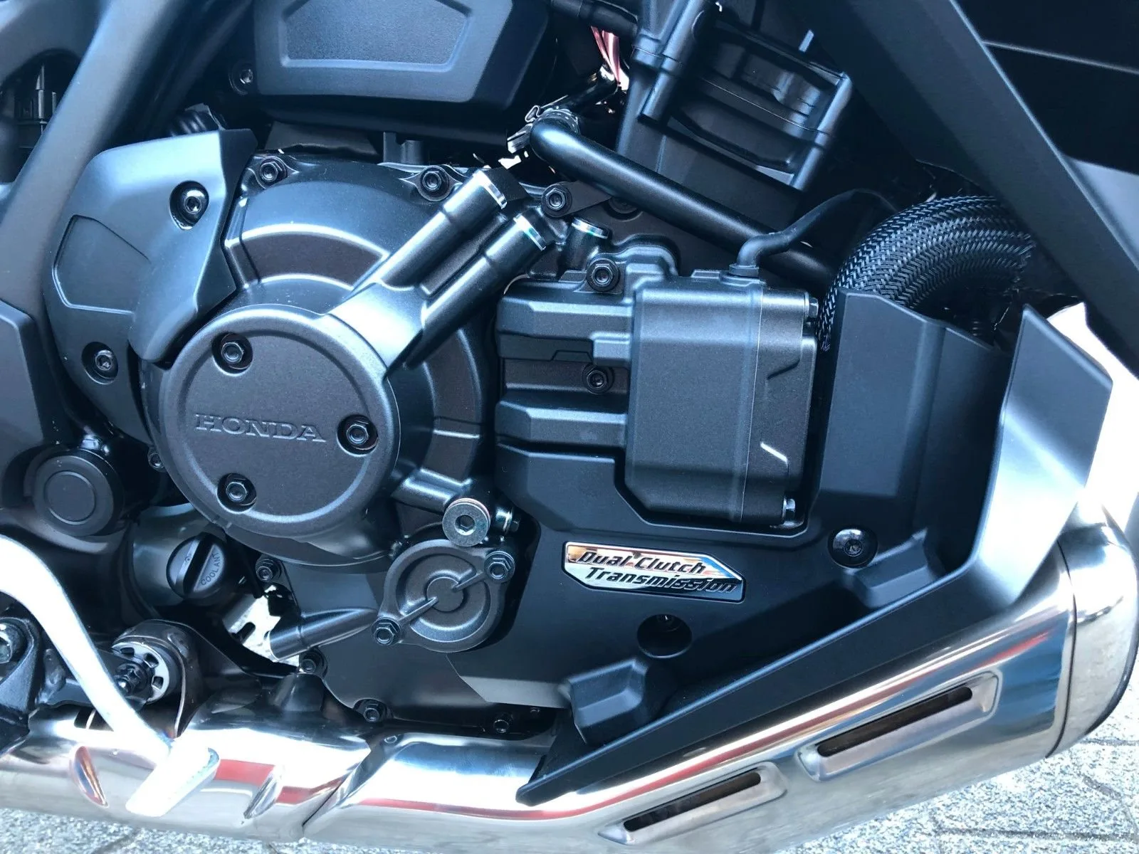 Honda NT1100 DCT Electronic Suspension