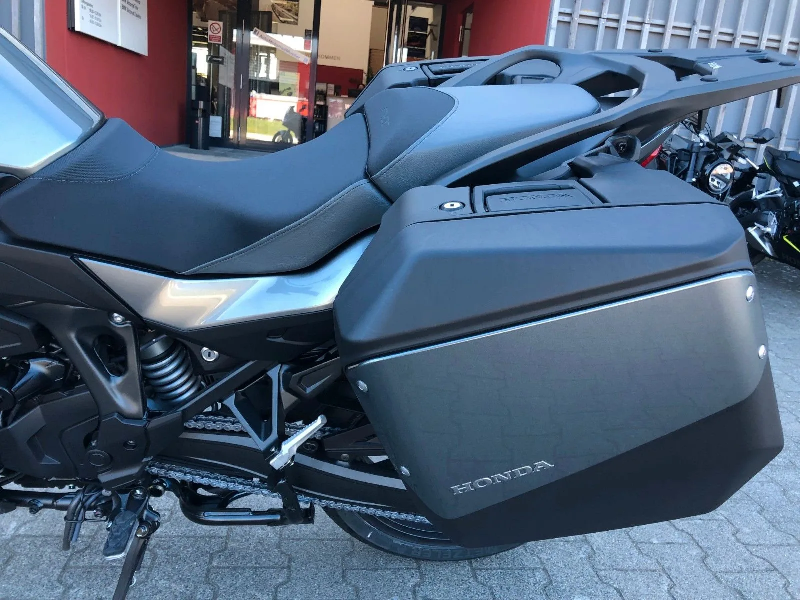 Honda NT1100 DCT Electronic Suspension