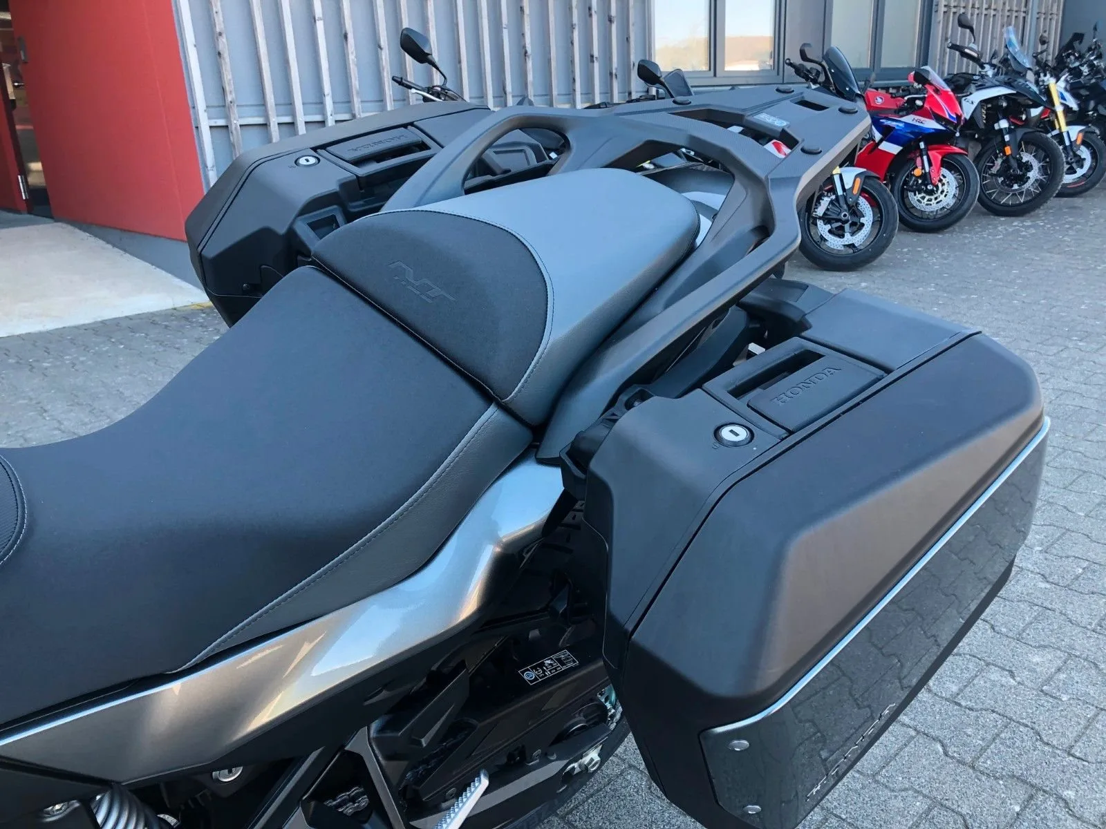 Honda NT1100 DCT Electronic Suspension