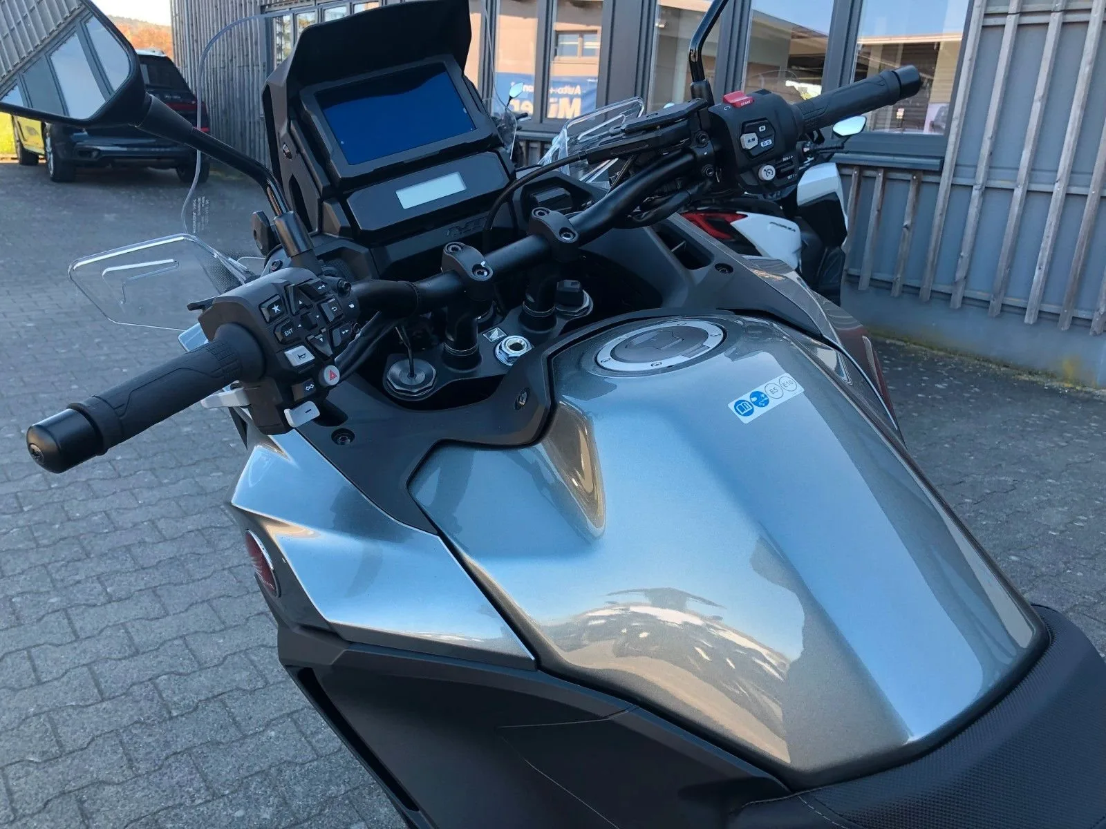 Honda NT1100 DCT Electronic Suspension
