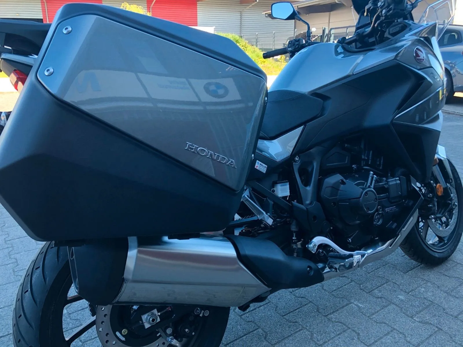 Honda NT1100 DCT Electronic Suspension